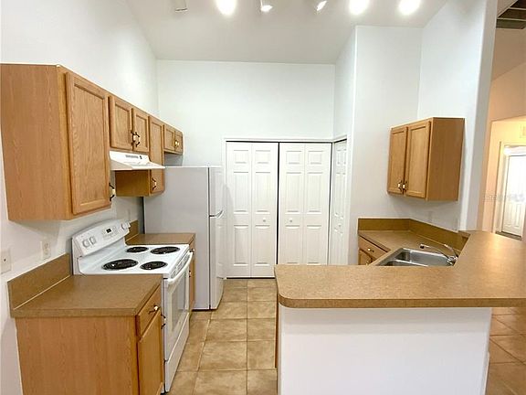 4th image of 12 Louisiana Dr #A