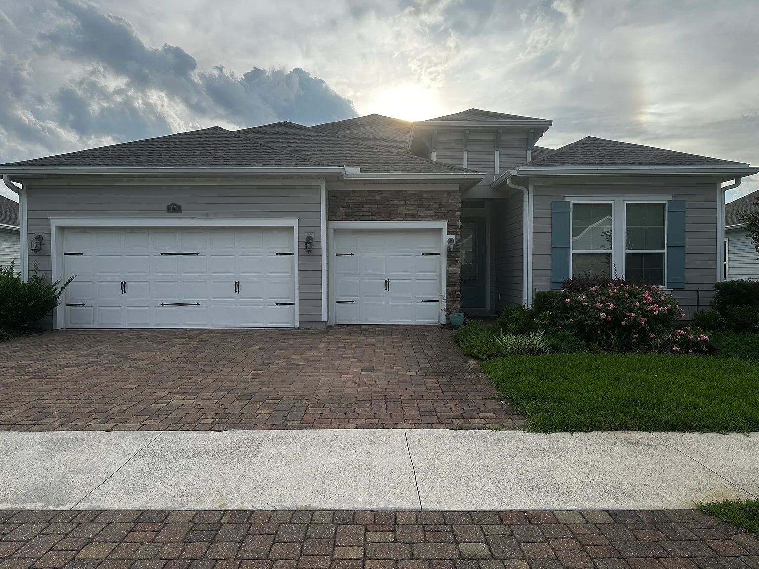 4 bed, 2641 sqft, $3,300 — Photo 2