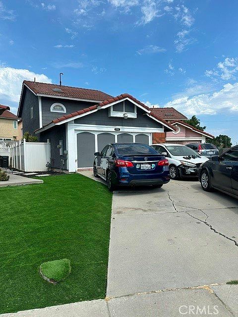 1st image of 705 Matthisen Cir