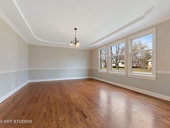 3rd image of 1709 E Rosehill Dr