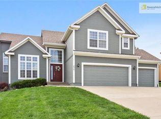 404 SW Gentry Ln, Lees Summit, MO 64081