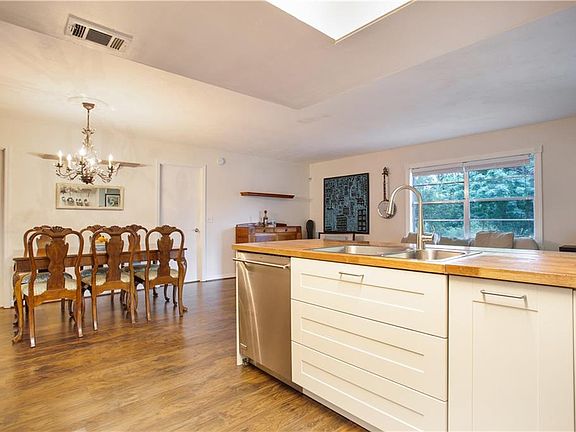 3rd image of 3867 Mill Creek Ln