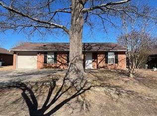 103 Jardin Ct, Raeford, NC 28376