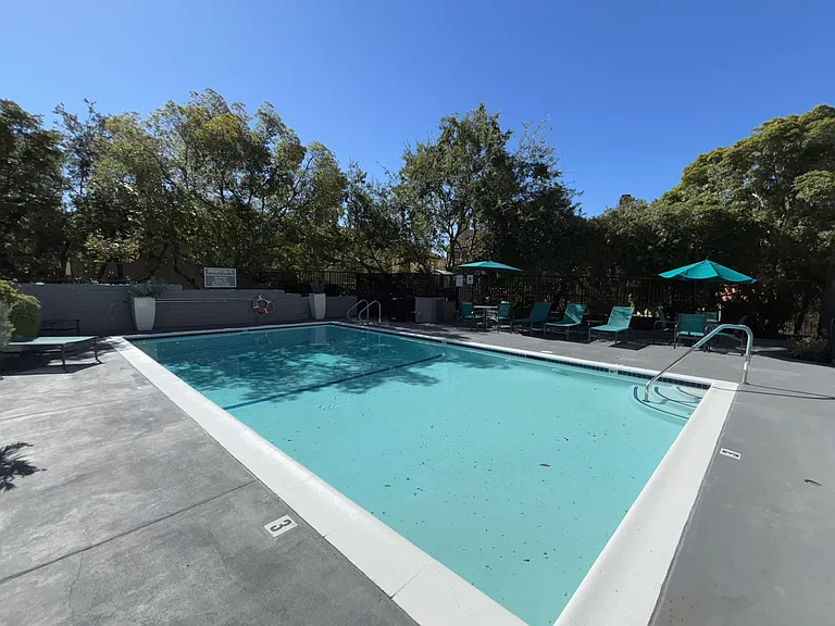 Almansor Villa Apartments — Photo 11