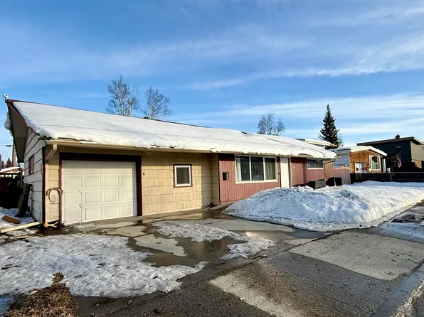 1011 Lathrop St, Fairbanks, AK 99701