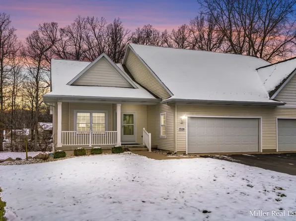 1526 Ivy Wood Ct, Hastings, MI 49058