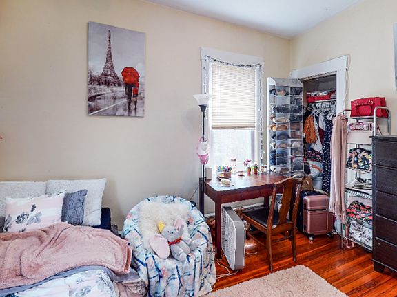 5th image of 56 Hillside Pl #3