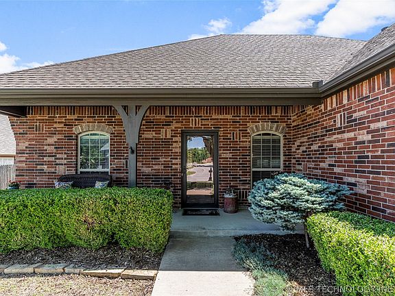 5th image of 14501 Courtney Ln
