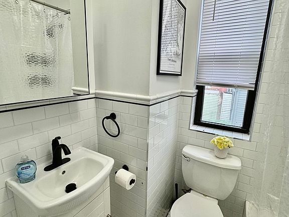5th image of 2403 Cambreleng Ave APT 3B