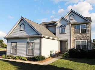 303 Shawnee Loop S, Pataskala, OH 43062