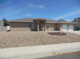 5002 Pinecroft Dr, Farmington, NM 87402