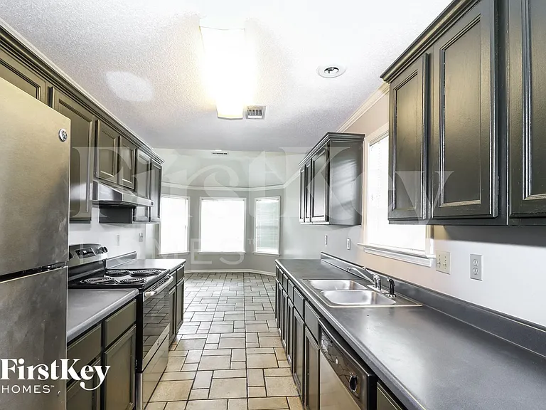726 Silver Sands Dr — Photo 7