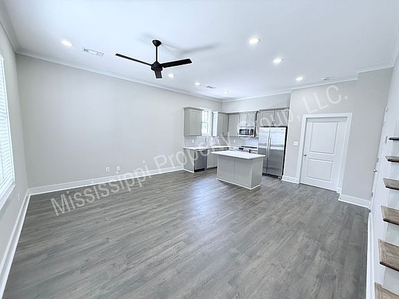2nd image of 1401 Pleasant Dr