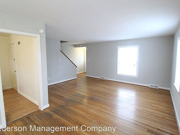 2nd image of 7622 Terrace St