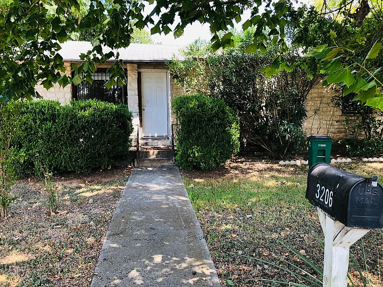 3206 Lyons Rd — Photo 1