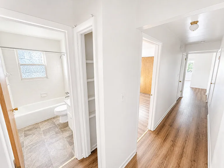 435 W 10th St #1 — Photo 7