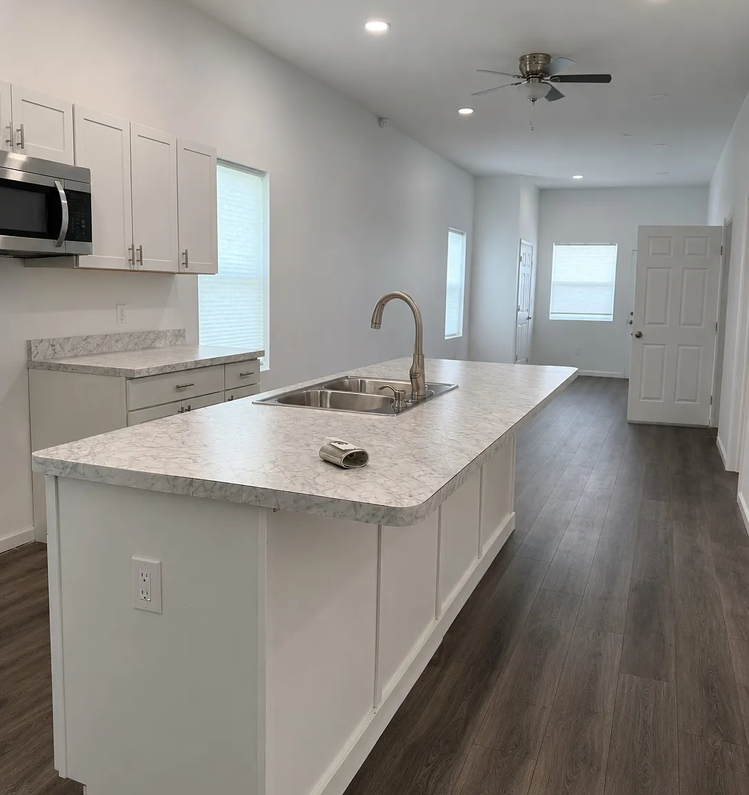 3 bed, 1200 sqft, $2,000 — Photo 4