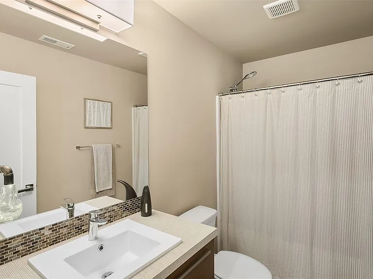 5614 Elaine Ave SE — Photo 9
