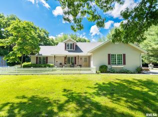 147 Zimmerman Rd, Spring Bay, IL 61611