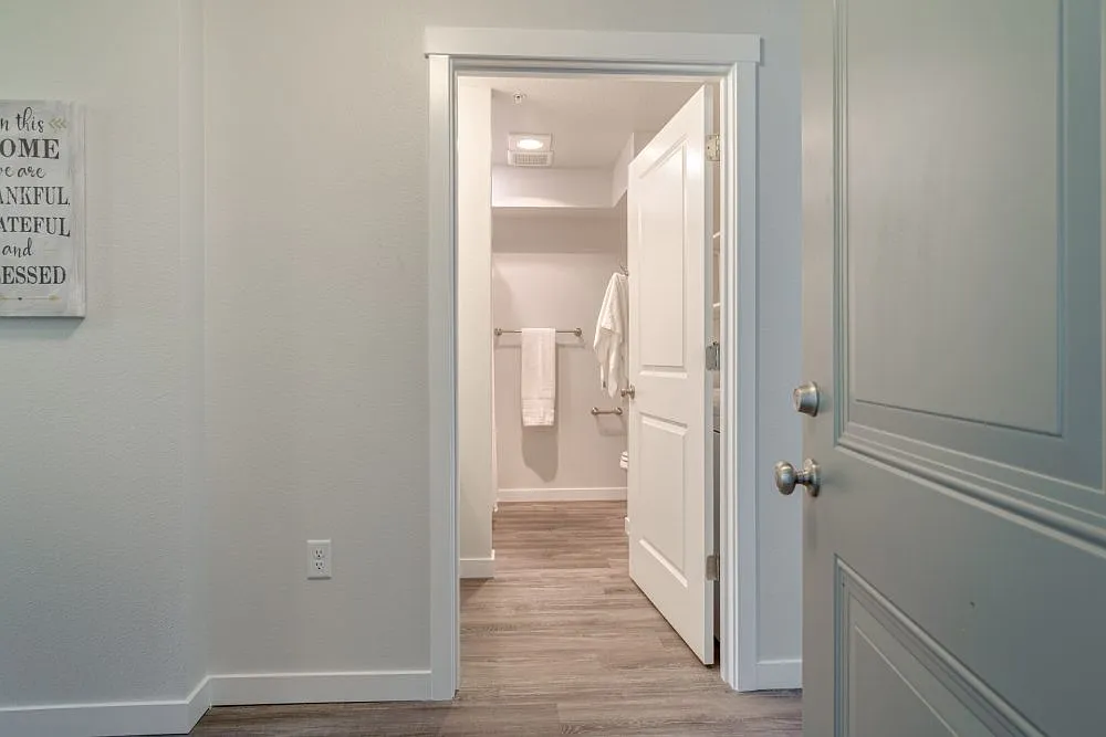 Riverbend Apartments — Photo 3