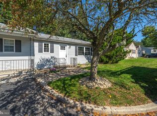 2 Primrose Ln, Jackson, NJ 08527