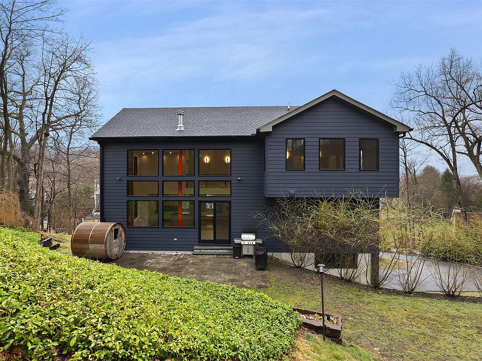専用出品　house on the hill 18 Hillside Ave, Katonah, NY 10536 | Zillow