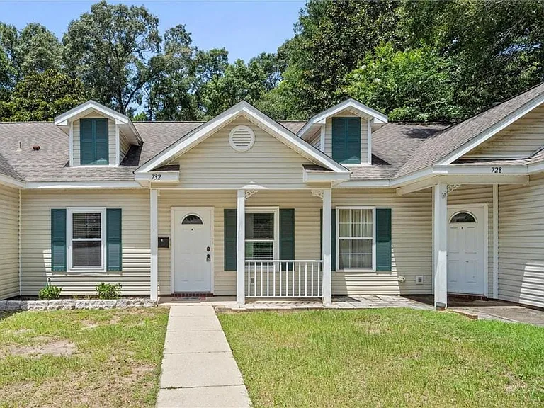 732 Willow Bridge Dr W — Photo 1