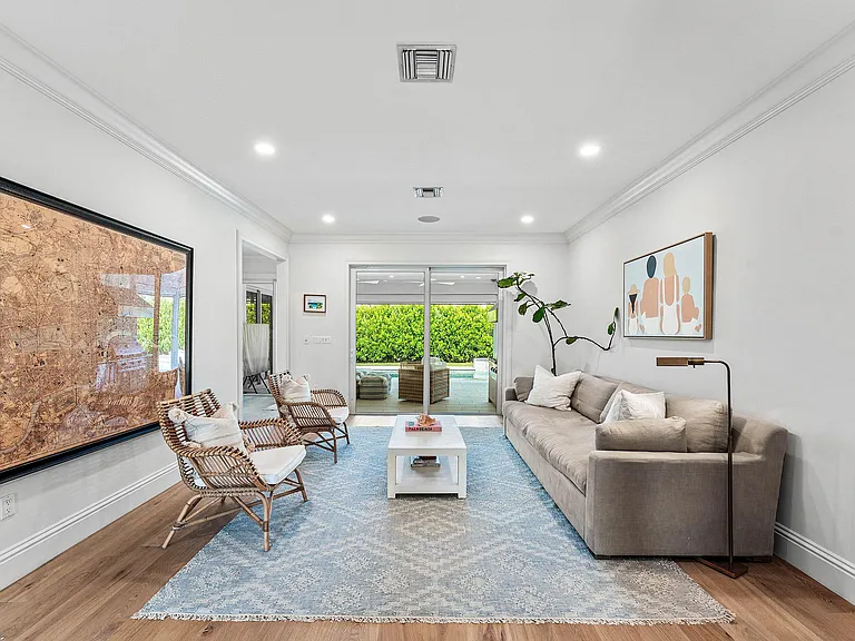 1022 Walnut Ter — Photo 8