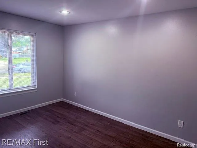 15012 Congress Dr — Photo 26