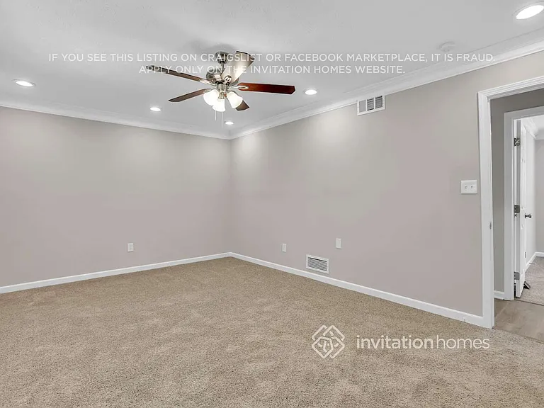 3742 Saddle Ridge Dr — Photo 17