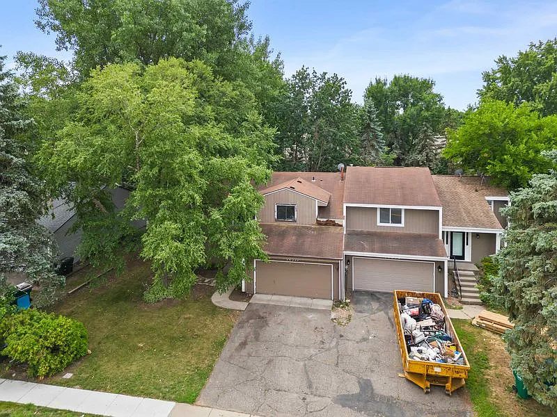 3 bed, 2378 sqft, $2,795 — Photo 3