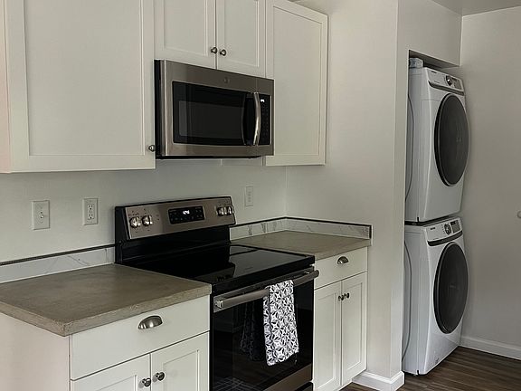 5th image of 1008 S Rebecca Ave #A