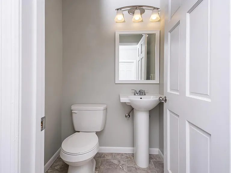 338 Saratoga St #2 — Photo 5