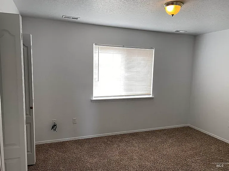 116 NE Lotus Ct #116 — Photo 17