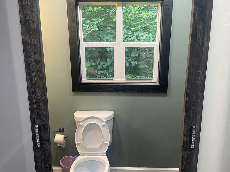 910 Perry Dr — Photo 10