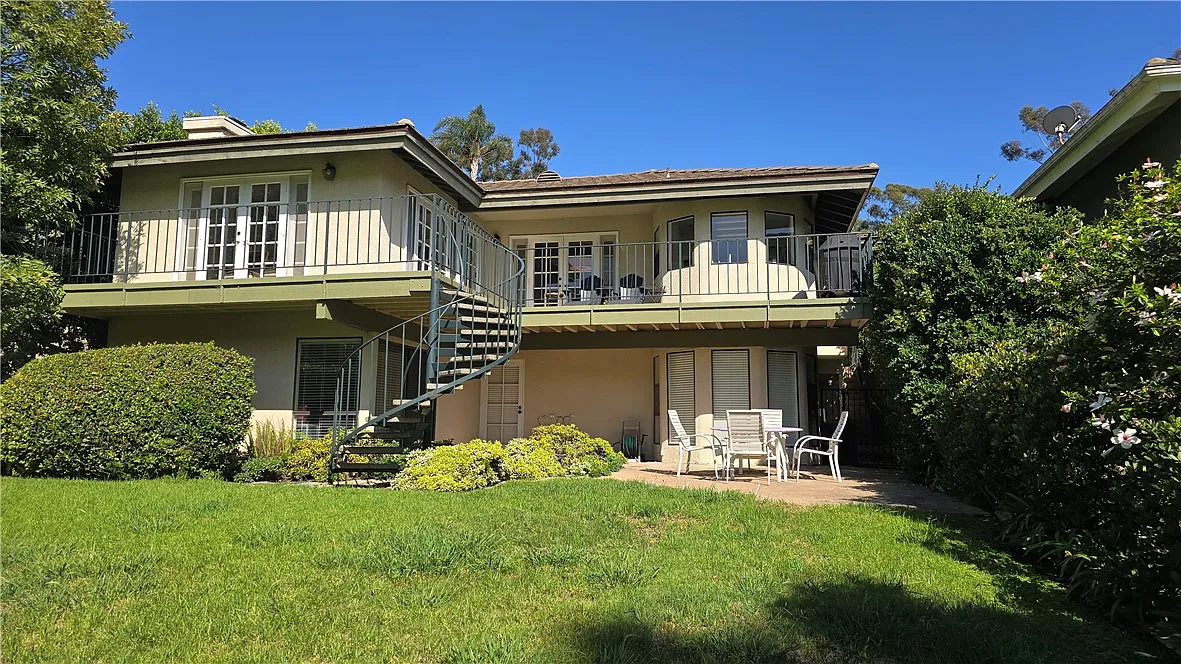 3 bed, 2.5 bath, 2536 sqft, $6,500 — Photo 1