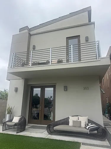 303 I Ave Photo 1