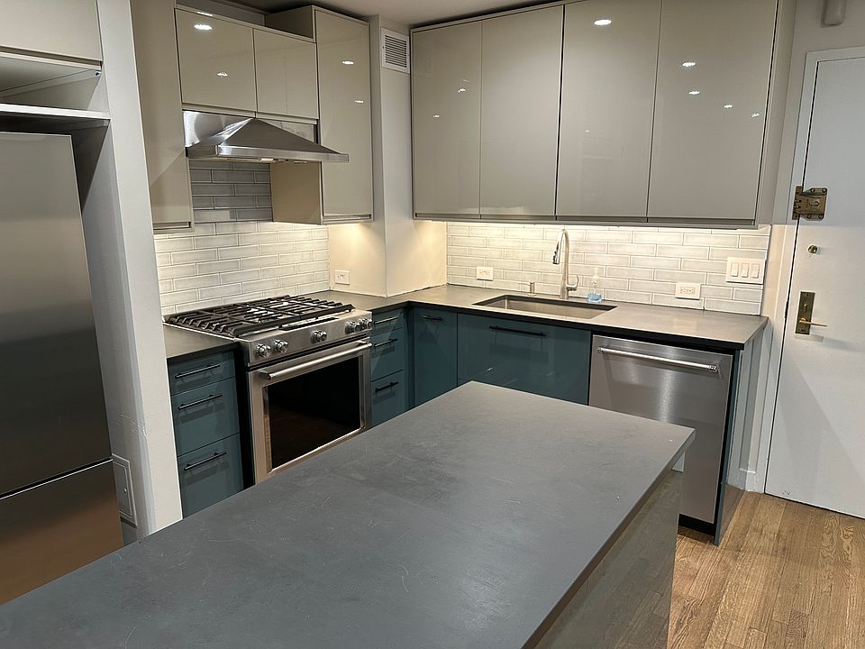 1st image of 414 W 54th St APT 2E