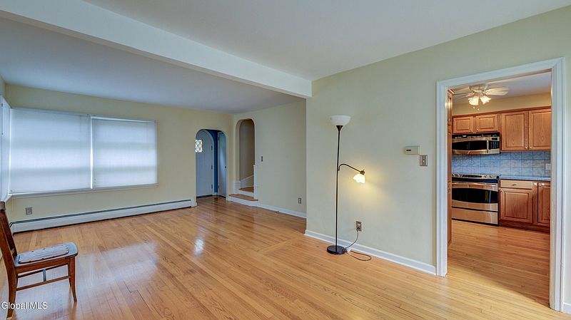 5th image of 621 Charles Street