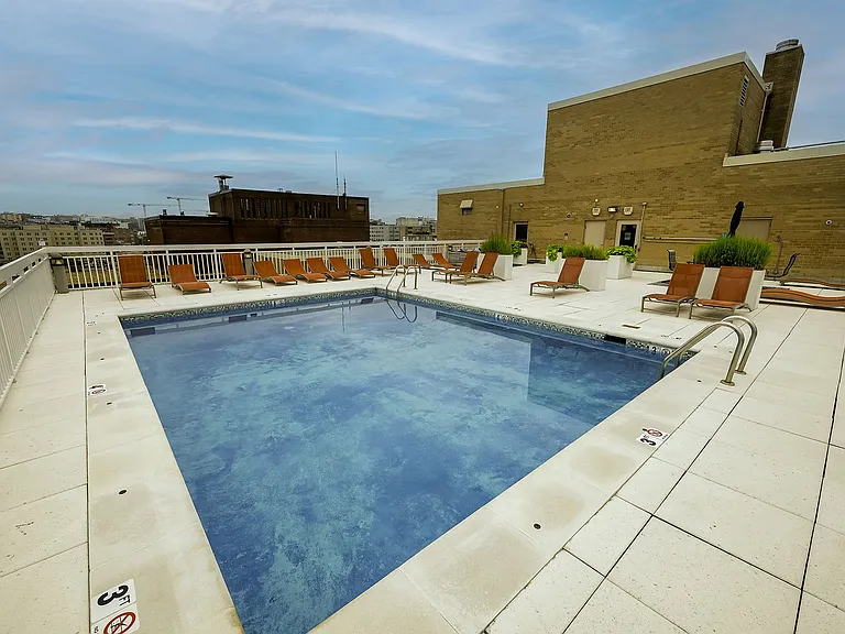 1260 21st St NW #811 — Photo 31