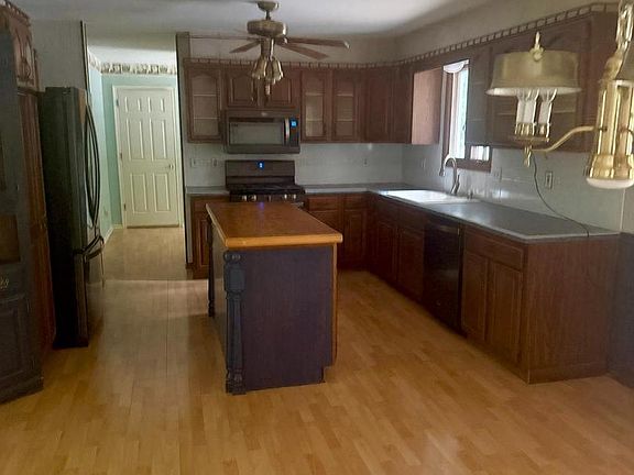 5th image of 4215 Tara Cir