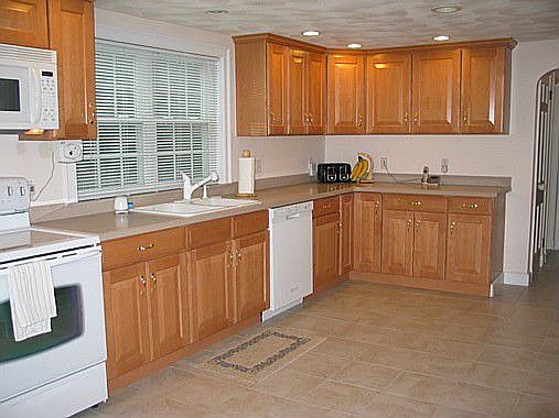 Huge kitchen: new tile, EnergyStar appliances, corian counters, maple cabinets