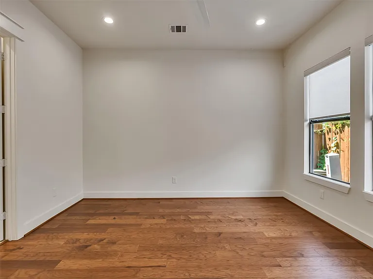 10330 Grove Row Ave — Photo 35