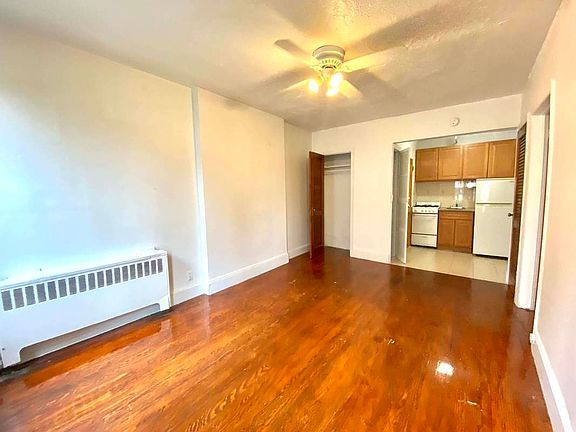 5th image of 140 W 70th St APT 4R
