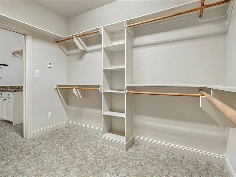 15701 Timber Creek Ln — Photo 21
