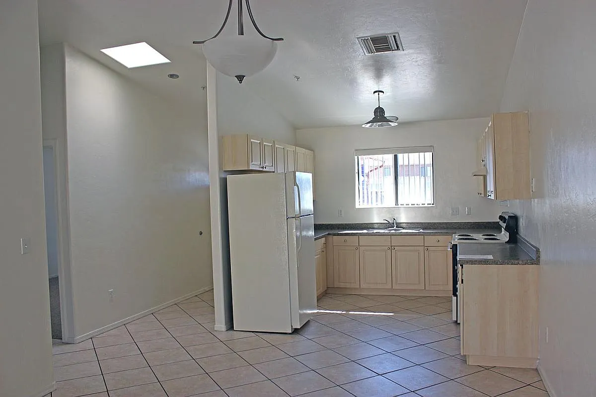 472 Cometa Court — Photo 4