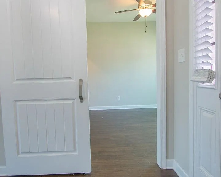 2220 Oldenburg Ln — Photo 3