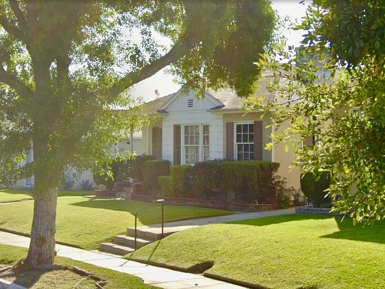 1214 W Victory Blvd — Photo 12