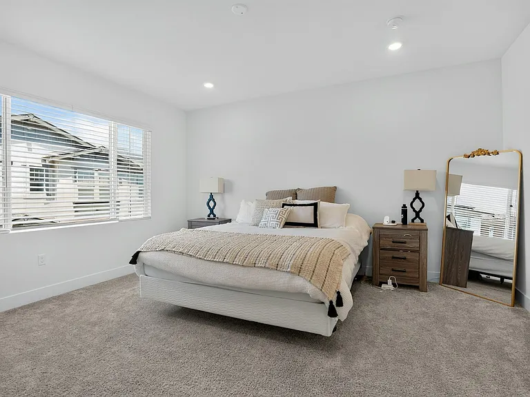 486 N Cloverdale Pl — Photo 16