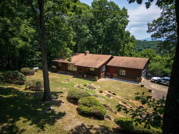2059 Old Greenville Rd, Staunton, VA 24401